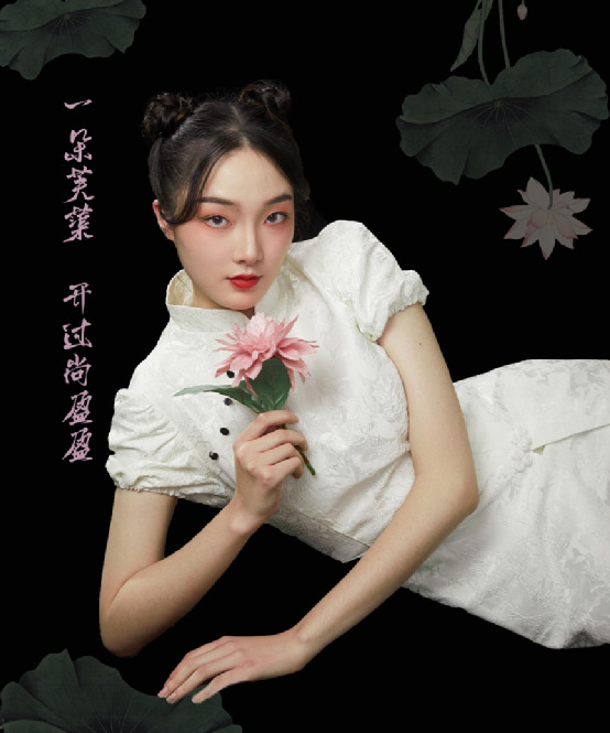 以“莲”赏诗,以诗入镜