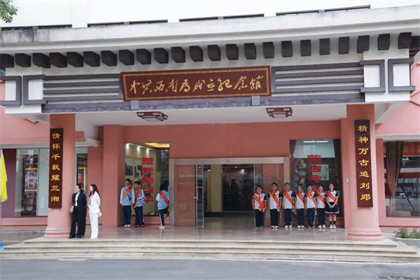 图片22.jpg 图片22.jpg