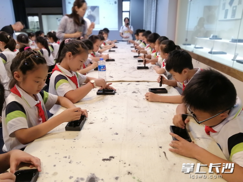长沙市盛砚砚台博物馆科普活动。通讯员 供图 长沙市盛砚砚台博物馆科普活动。通讯员 供图