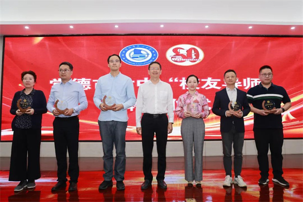 图片25.jpg 图片25.jpg